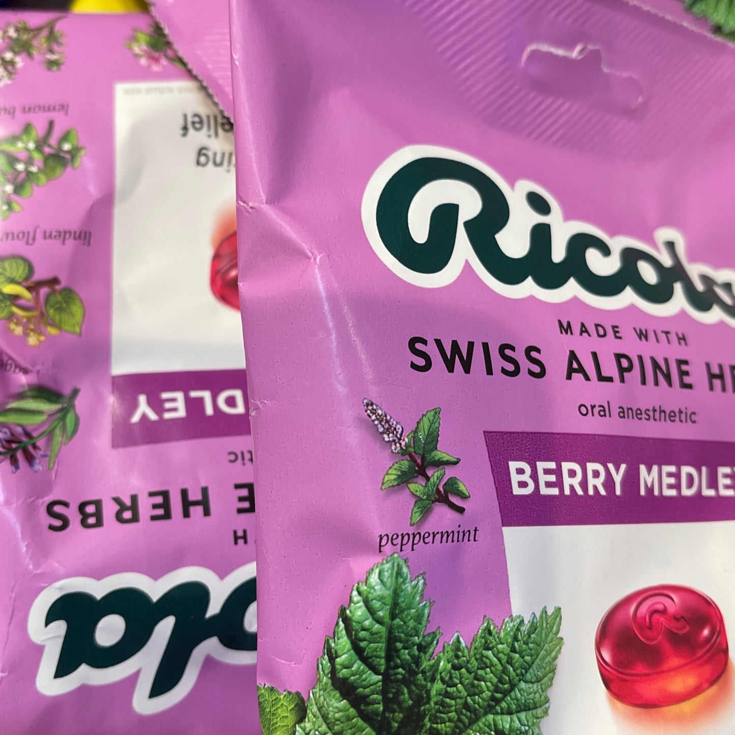 RICOLA / HALLS