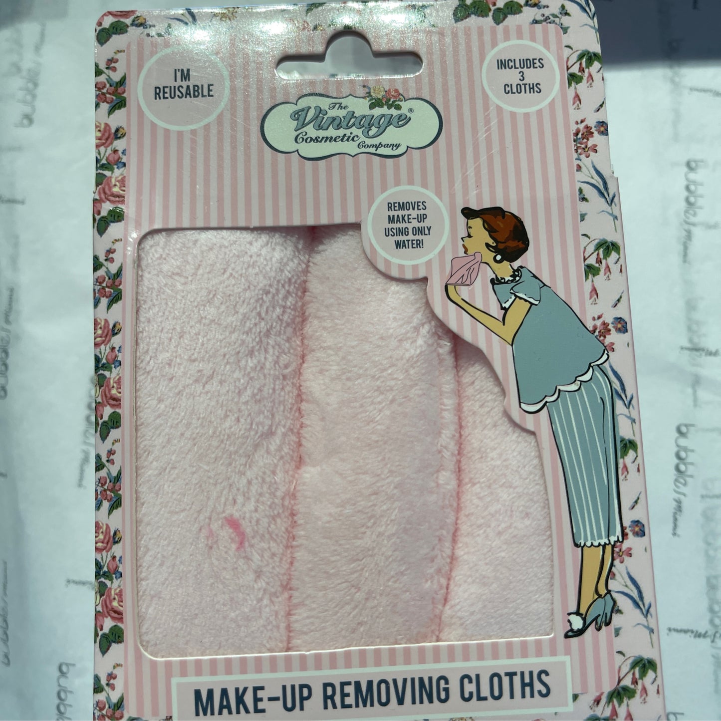 THE VINTAGE COSMETIC MAKE UP REMOVING CLOTHS